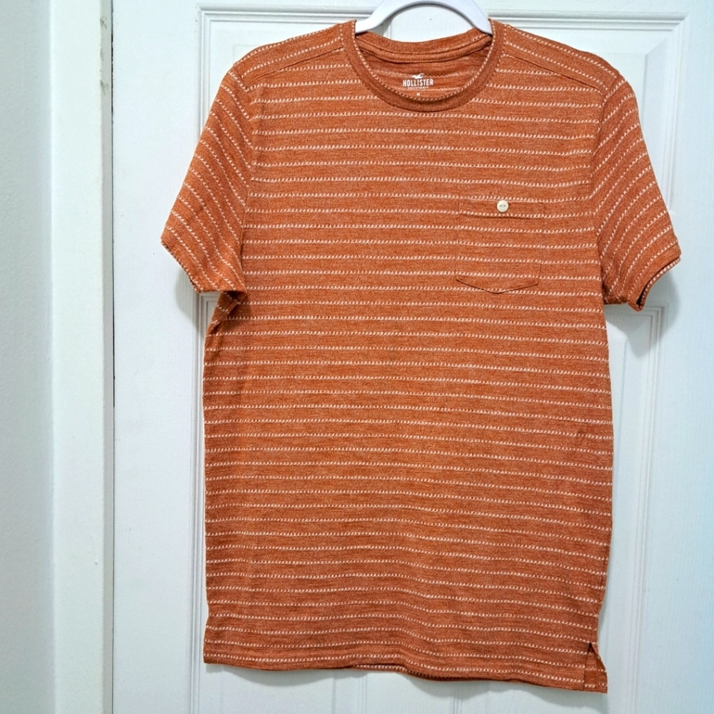 Hollister tee with pocket